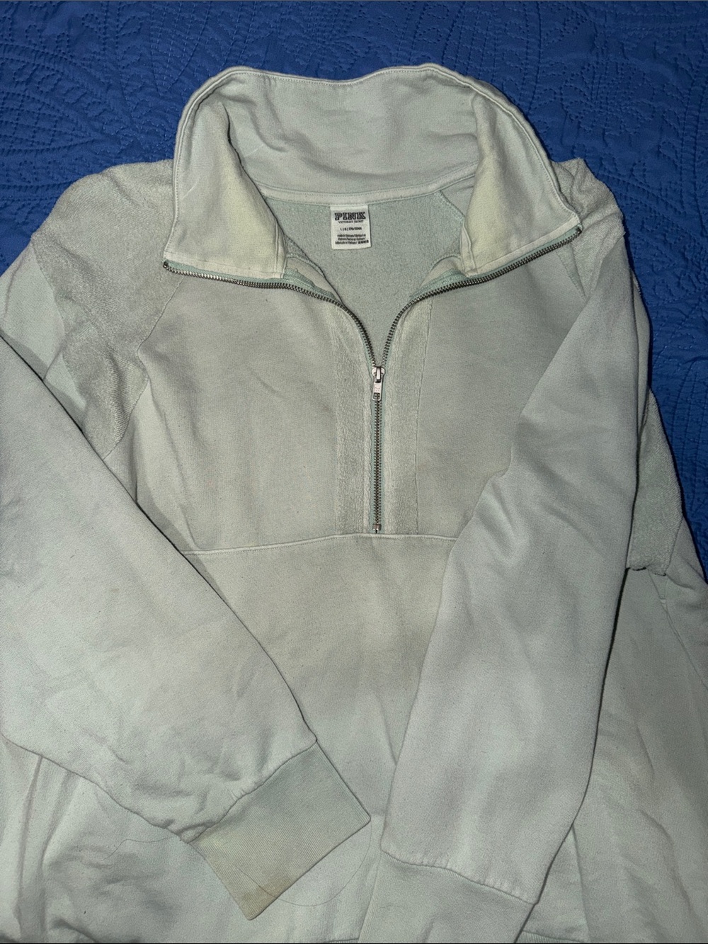 PINK VS WOMENS HALF ZIP SIZE LARGEin Light Mint